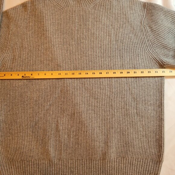 Orvis Women's 100% Cashmere Ribbed Turtleneck Sweater Light Gray XL - Picture 9 of 10